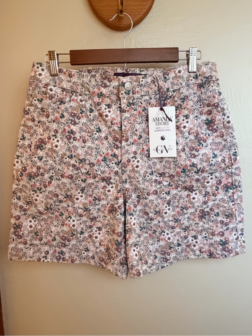 BRAND NEW- Floral Print Women’s Shorts